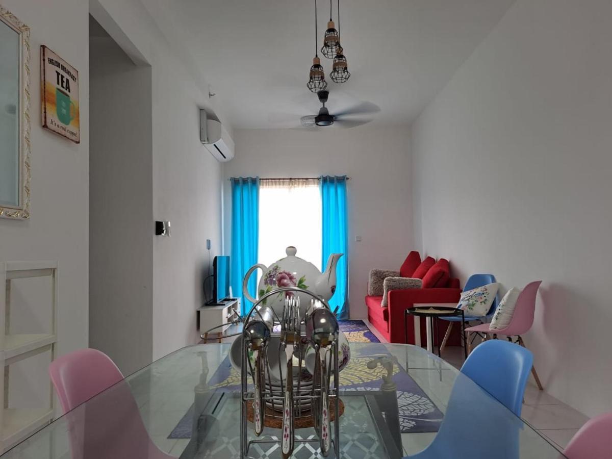 Impiana Homestay Near Putrajaya, Cyberjaya, Musliem Only,Wifi,Netflix Kampung Dengkil Eksteriør billede