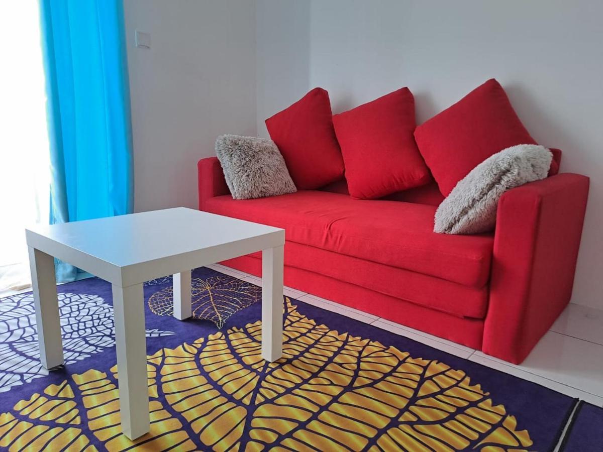 Impiana Homestay Near Putrajaya, Cyberjaya, Musliem Only,Wifi,Netflix Kampung Dengkil Eksteriør billede
