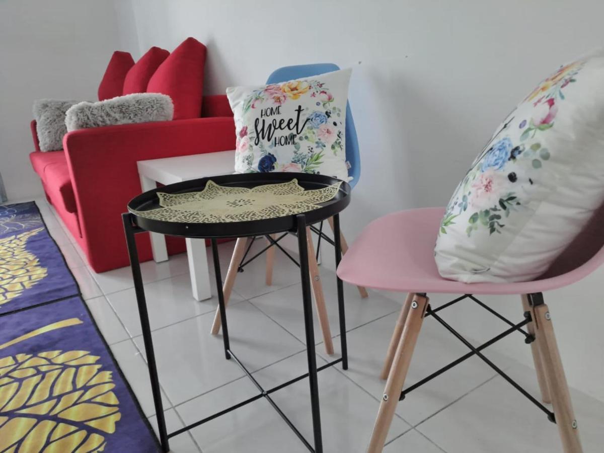 Impiana Homestay Near Putrajaya, Cyberjaya, Musliem Only,Wifi,Netflix Kampung Dengkil Eksteriør billede