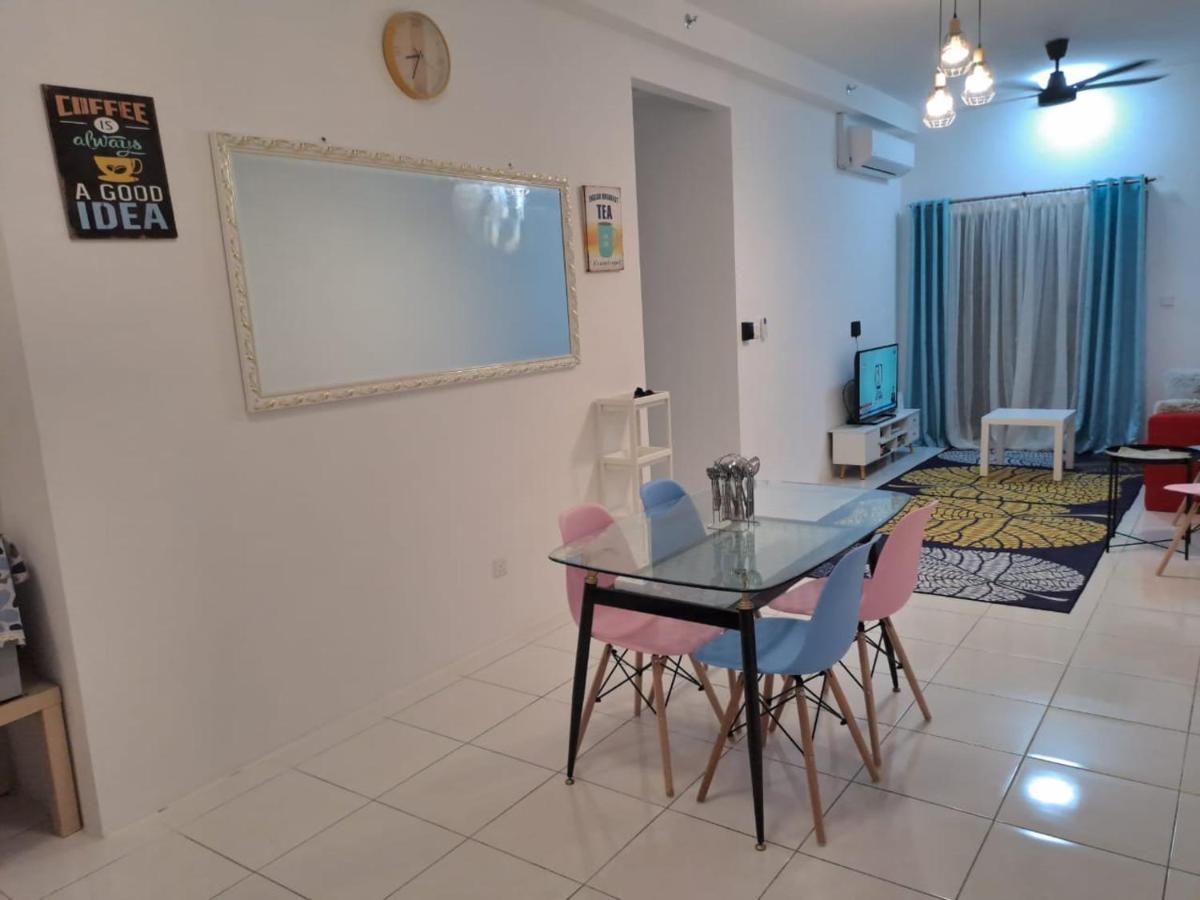 Impiana Homestay Near Putrajaya, Cyberjaya, Musliem Only,Wifi,Netflix Kampung Dengkil Eksteriør billede