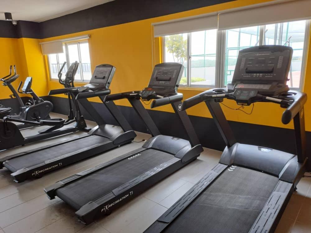 Impiana Homestay Near Putrajaya, Cyberjaya, Musliem Only,Wifi,Netflix Kampung Dengkil Eksteriør billede